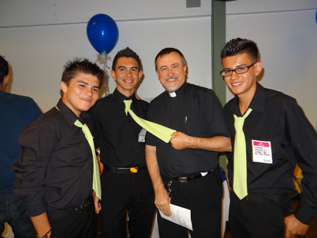 Alumnos de CEDES Don Bosco en feria internacional. 