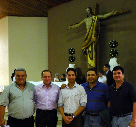 Los exalumnos se reunieron en el templo del Instituto San Miguel. 
