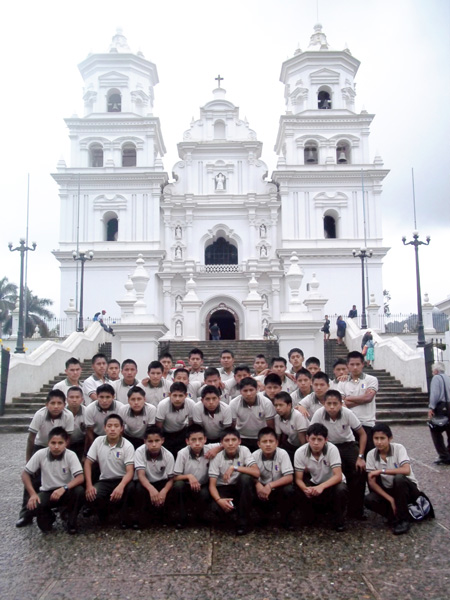 Jóvenes del Centro Don Bosco en Esquipulas.