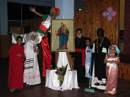 Celebración a María en Cartago. 