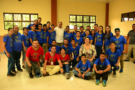 Voluntarios del Día Nacional de la Juventud. 