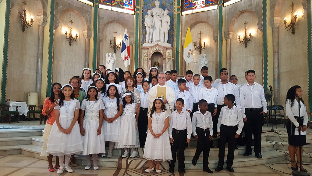 Primeras comuniones, Basílica Don Bosco 2016.-
