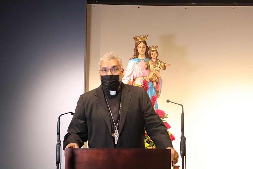 Monseñor Rafael Valdivieso Miranda, Obispo de la Diócesis de Chitré y presidente de la Conferencia Episcopal Panameña fue el  expositor del evento.