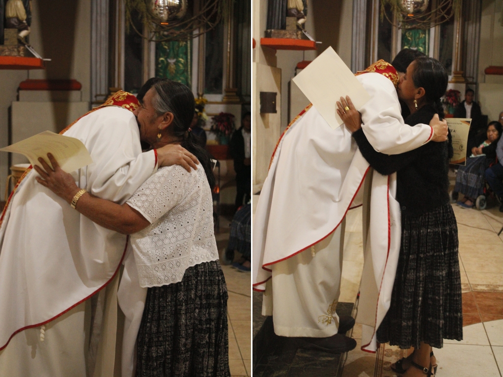  Los Ministros de la comunión ayudan en una forma activa a los párrocos en la distribución de la Comunión, tanto en la misa como fuera de ella.