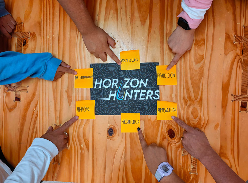 Estudiantes de Horizon Hunters esperan ser los ganadores y representar al país en la competencia internacional.