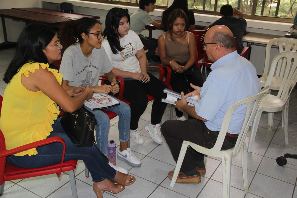 El encuentro estuvo dirigido por el Lic. Jorge Cuadra de la Oficina de Emprendimiento del Centro Juvenil Don Bosco.