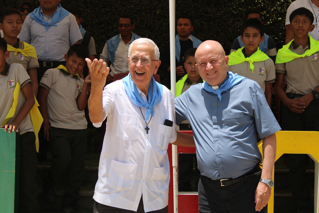 Durante la visita del padre Jara, se realizó un recorrido por las instalaciones del centro educativo, destacando cada una de las áreas destinadas al servicio de los jóvenes necesitados.