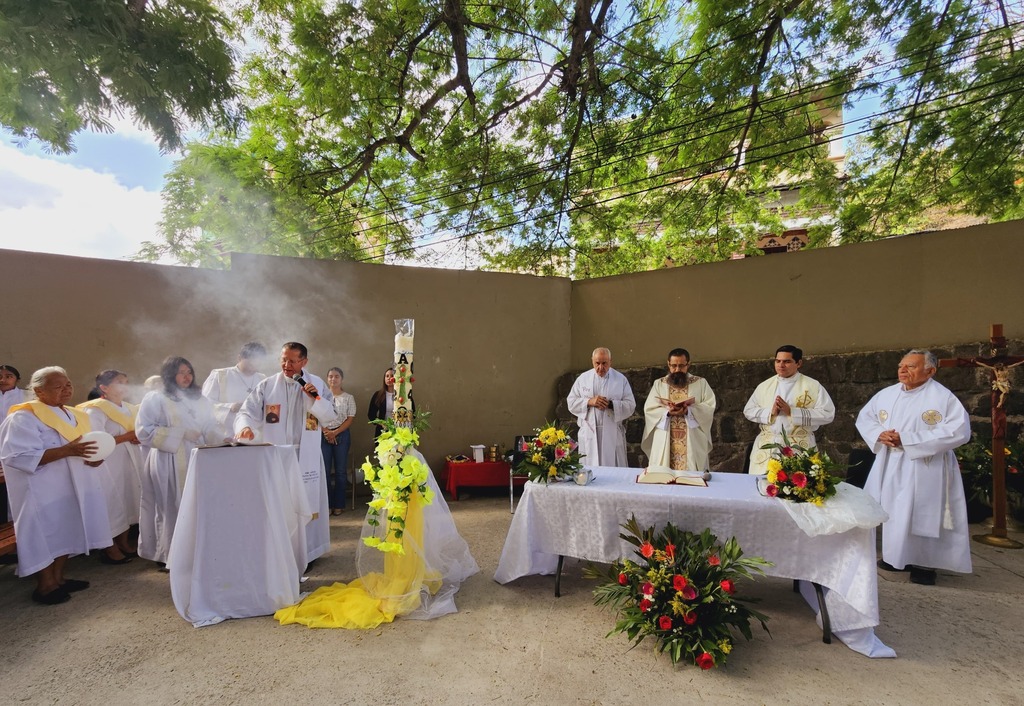 La Parroquia María Auxiliadora en Comayagüela festejó la Resurrección de Jesús con un convivio pascual.