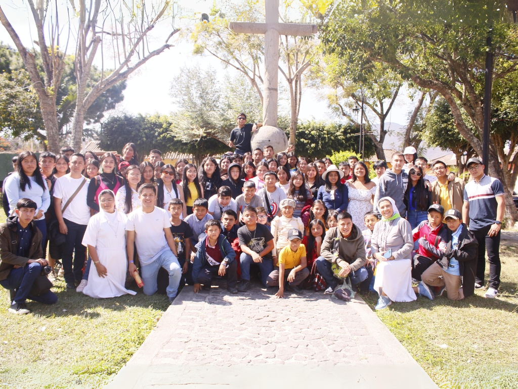 Jóvenes de la parroquia Salesiana de Carchá que participaron de la peregrinación a Antigua Guatemala.