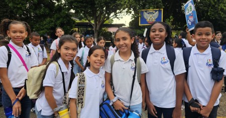 Estudiantes del Instituto Técnico Don Bosco viven con alegría su primer día de clases del año lectivo 2025, en una jornada llena de entusiasmo y espíritu salesiano.
