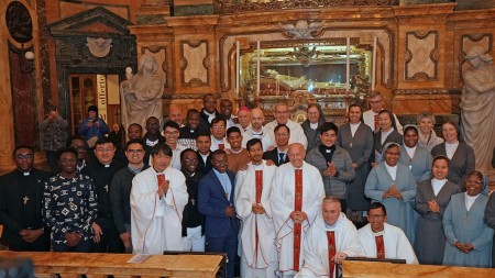 Salesianos y Salesianas se reúnen en Valdocco para el envío misionero, celebrando 150 años de la primera expedición misionera y renovando el ardor evangelizador nacido del corazón de Don Bosco.