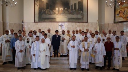 Salesianos de diversas comunidades de Centroamérica acompañan al hno. Tomás Serrano, SDB en el día de su Profesión Perpetua, compartiendo con él un momento de fe, gratitud y fraternidad salesiana.