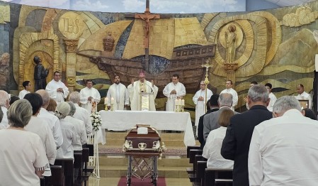 La comunidad del ITDB despide con gratitud y fe al padre Dante Della Gaspera, SDB, en un emotivo homenaje póstumo.