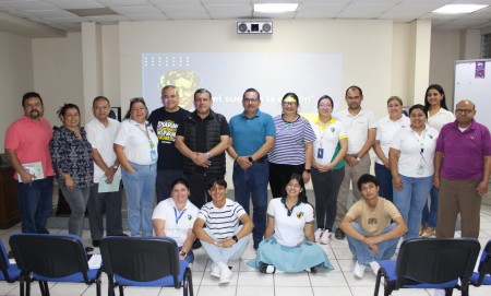Representantes de la comunidad educativa del Colegio Salesiano San Jos&eacute; durante la reuni&oacute;n orientada a fortalecer la misi&oacute;n salesiana en Santa Ana.