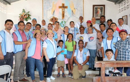 Salesianos Cooperadores junto a la comunidad La Pintada en Panamá.