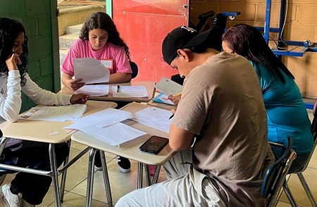 Jóvenes líderes fortalecen su compromiso pastoral y crecimiento personal en jornada de formación salesiana en Comayagüela. El trabajo grupal fue clave para profundizar en la salesianidad, cristología, catequesis y liderazgo juvenil.