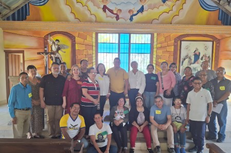 Participantes del Retiro Nacional de los Salesianos Cooperadores de Nicaragua, realizado en la Casa de Retiro Don Bosco, durante una jornada de oraci&oacute;n, reflexi&oacute;n y renovaci&oacute;n vocacional.