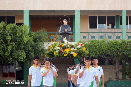Los estudiantes del Colegio Salesiano San José fetejaron el día de San Juan Bosco. 