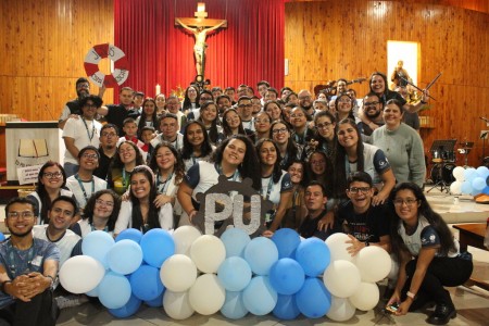 Jóvenes universitarios participan en el retiro espiritual FDS 3, organizado por la Pastoral Universitaria del Movimiento Juvenil Salesiano, bajo el lema “Llegando a Tierra Firme”.
