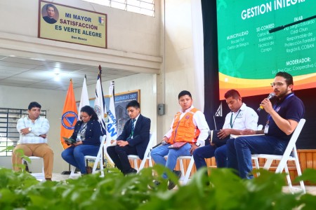 El Centro Don Bosco Carchá fue sede del IV Foro Ambiental, enfocado en el liderazgo comunitario para la conservación de bosques y la prevención de incendios.
