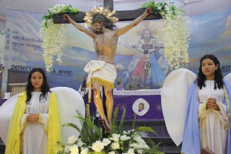 Un encuentro de fe con el sufrimiento de María, que prepara a la comunidad salesiana para vivir intensamente la Semana Santa y comprender el sacrificio redentor de Jesús.