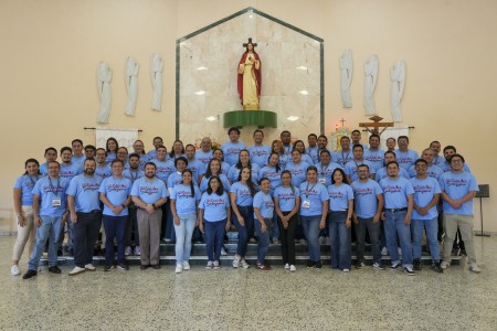 Participantes del II Congreso de Obras y Servicios Sociales en Ayagualo, quienes reflexionaron sobre los derechos humanos desde la espiritualidad salesiana, reafirmando su compromiso con la educación integral de los jóvenes.