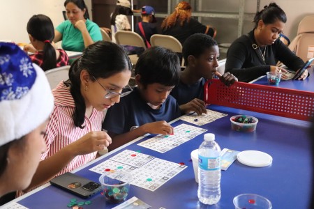 Actividades como esta reflejan el esp&iacute;ritu solidario de feligreses y familias que acuden a la Bas&iacute;lica, donde la alegr&iacute;a y el servicio caminan de la mano en favor de una misi&oacute;n com&uacute;n.