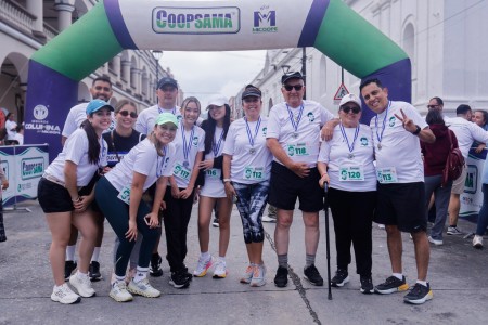 Participantes de todas las edades recorrieron con entusiasmo el trayecto de la carrera “Una Legua por Don Bosco”, promoviendo la solidaridad y el espíritu oratoriano en Carchá.