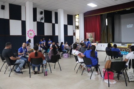 Padres y madres de familia vivieron el Encuentro de Padres en el Espíritu (EPAE) como una experiencia de fe y renovación, reafirmando su misión de educar desde el corazón y anclar su hogar en Cristo, al estilo de Don Bosco.