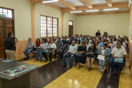 Alrededor de 100 colaboradores se unieron en comunidad para celebrar con alegría la víspera de la fiesta de María Auxiliadora.