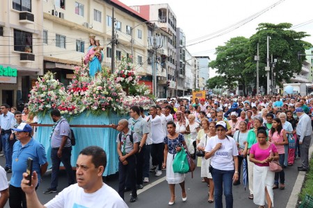 María Auxiliadora es una guía presente en la vida del cristiano. Su ejemplo de fe y su amor maternal fortalecen el caminar espiritual de los creyentes. En el carisma salesiano, es la estrella que conduce a los jóvenes hacia Dios y renueva en todos la alegría de creer.