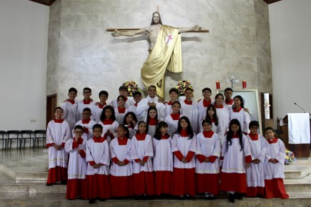 Una nueva era de servidores del altar inicia en el Instituto Salesiano San Miguel, con niños dispuestos a seguir a Cristo con el ejemplo de Santo Domingo Savio y el espíritu salesiano.