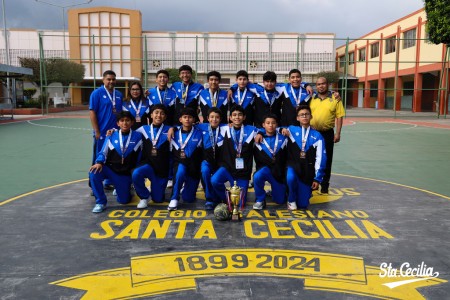 Los estudiantes del Colegio Salesiano Santa Cecilia fueron recibidos con orgullo y alegría tras su destacada participación en los Juegos CODICADER 2025, ejemplo de esfuerzo, fe y espíritu salesiano.