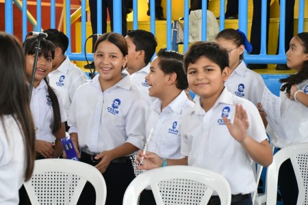 Estudiantes la Obra Salesiana de Granada se unieron en una emotiva Eucaristía de clausura del año escolar 2025, dando gracias a Dios y a María Auxiliadora por los frutos y aprendizajes compartidos bajo el carisma de Don Bosco.
