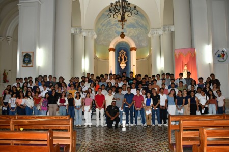 Jóvenes salesianos de Granada viven su Jubileo como verdaderos peregrinos de la esperanza, fortaleciendo su fe y compromiso con el sueño de Don Bosco.