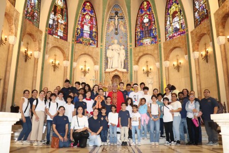 Esta peregrinación fomenta el sentido de pertenencia, la reflexión y la vivencia comunitaria, inspirando a los jóvenes a seguir el ejemplo de Don Bosco como creyentes alegres, comprometidos y constructores de esperanza.