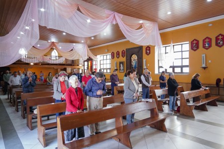  Fieles de la Parroquia El Espíritu Santo participaron con devoción en la Santa Misa en honor a los Arcángeles, renovando su confianza en su protección y guía espiritual.