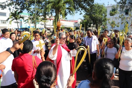 El Domingo de Ramos nos recuerda que la vida cristiana es un camino que pasa por la cruz para llegar a la gloria, invitando a los fieles a vivir esta Semana Santa con un coraz&oacute;n abierto y dispuesto.