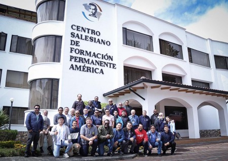 Directores salesianos de América se reúnen en Quito, Ecuador, para vivir un encuentro formativo de renovación carismática. Representando a la Inspectoría de Centroamérica participan el padre Efrén Mejía Artiga, el padre Alejandro Lacayo y el padre José Manuel Solano, en un espacio de discernimiento, comunión y fortalecimiento de la identidad salesiana.