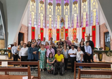 En el templo María Auxiliadora del Colegio Santa Cecilia, los Salesianos Cooperadores renovaron su Promesa en un ambiente de alegría y unidad.