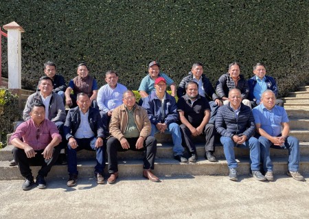 Parte de los antiguos alumnos del Centro Don Bosco que participaron en el 19.&ordm; Encuentro Anual, realizado en San Pedro Carch&aacute;.