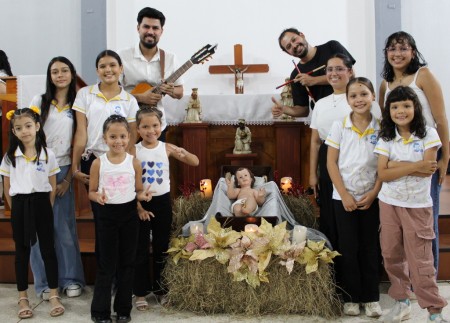 Ni&ntilde;os, j&oacute;venes y familias del Centro Don Bosco de P&eacute;rez Zeled&oacute;n participaron en las celebraciones navide&ntilde;as, recordando que la Navidad es Jes&uacute;s, fuente de fe, esperanza y unidad familiar.