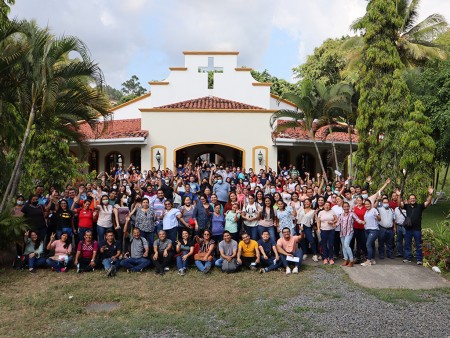 Colaboradores de Ciudadela Don Bosco vivieron retiro espiritual para iniciar el año escolar.