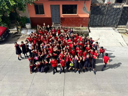 Esta iniciativa busca educar y acompañar a los niños, niñas y jóvenes de los diferentes centros educativos del territorio parroquial fortaleciendo en ellos valores y principios que ayuden a una sana convivencia en la comunidad.