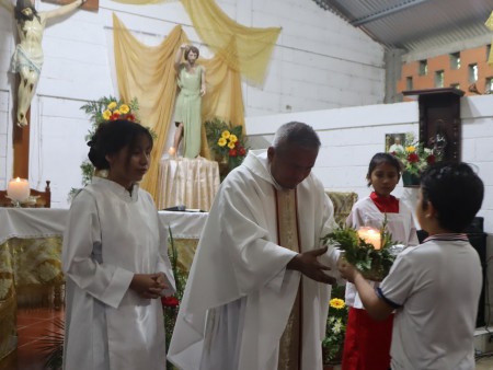 La festividad fue un momento de devoción religiosa, una oportunidad para fortalecer los lazos comunitarios y celebrar la identidad cultural del barrio El Panorama en Petén. 