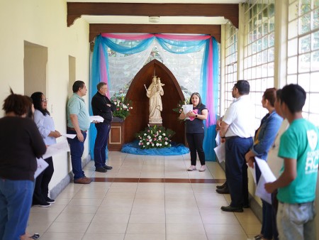 La ceremonia de apertura del mes de mayo en Casa Inspectorial fue un momento de profunda reflexión, oración y unidad para toda la comunidad salesiana.