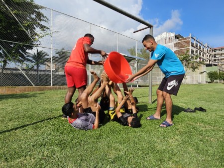El Oratorio Semanal de la Basílica Don Bosco despide a los jóvenes oratorianos que inician sus vacaciones trimestrales con un rally lleno de entusiasmo. ¡Los espera con los brazos abiertos a su regreso!