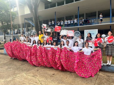 Integrantes de la histórica Banda Padre Emeterio Serrano reciben nuevos instrumentos y accesorios musicales, donados por padres de familia y autoridades del Instituto Técnico Don Bosco, en apoyo a su formación artística y próxima gira internacional por Costa Rica.
