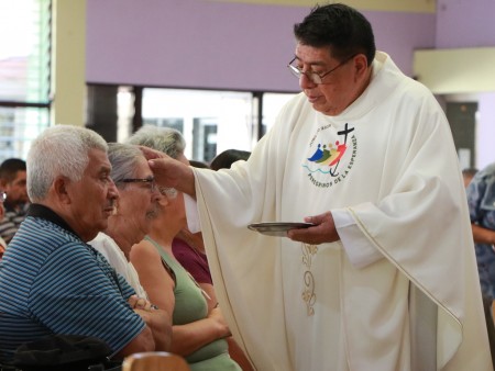 Esta celebración litúrgica es una tradición parroquial que permite a los enfermos del sector pastoral sentirse acompañados por la comunidad.
