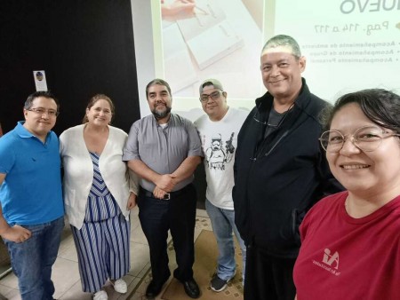 El padre Inspector Julio Navarro, SDB, animó la formación y el compromiso vocacional del centro Mamá Margarita.